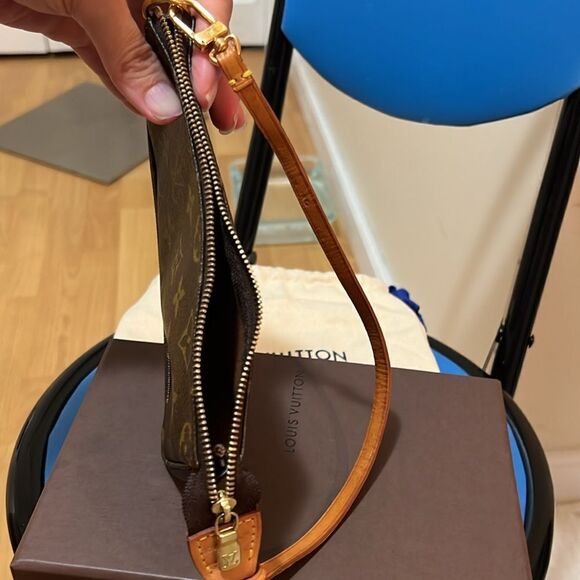 Louis Vuitton Pochette Acessories - Picture 11 of 13